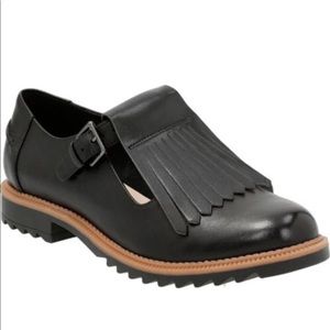 ❤️HP❤️ 50% off Clarks Maryjane Fringe Buckle Flats